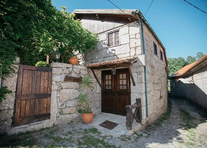 Quinta Da Azenha By House And People בית נופש Valdosende